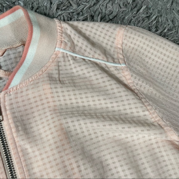 Merona 📌small light pink/coral lightweight zip up jacket. Checkered type design - Picture 4 of 5